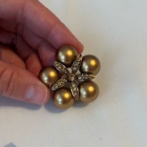 Star/flower brooch